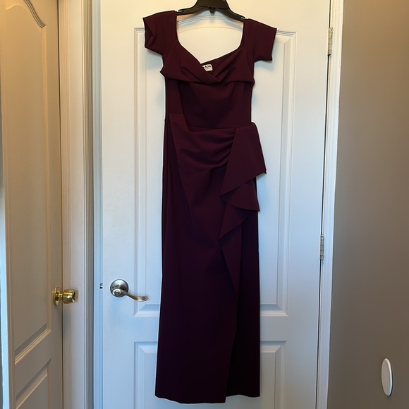 CHIARA BONI Gown, made in Italy, worn once. No shape wear needed. - Picture 2 of 5